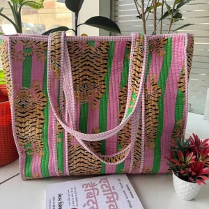 Beautiful Customized Floral Handbag Large Capacity Fashion Vintage Style for Women Travel with Handle