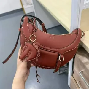 Classic Saddle Crossbody Bag Casual Solid Color Faux Leather Shoulder Purse with Strap Detail Everyday Zipper Hobo Handbag
