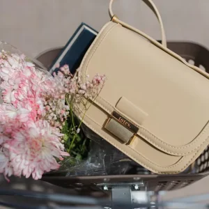 Custom Trending Fashion Women Pu Leather Smooth Hand Feel High Quality Lightweight Portable Mini Metal Decor Shoulder Bag