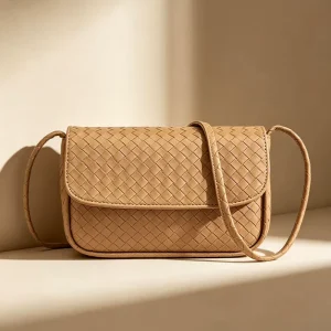 Factory Customizing High Quality Crossbody Bags Fashion Hand Woven Small Square Bags Niche Women Shoulder Bags Woven Purses