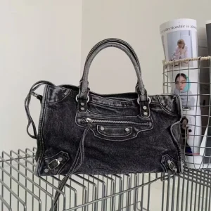 Fashion Ladies Washed Denim Punk Cross Body Bag with Detachable Strap & Studs Women Casual Big Capacity Hand Bags From Guangzhou