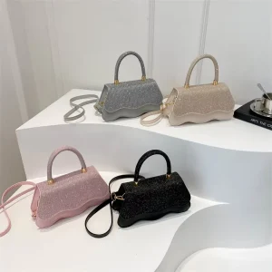 Fashionable and Complete Set of Trendy Small Square Shoulder Bag for Women with Suspenders and Crossbody Straps