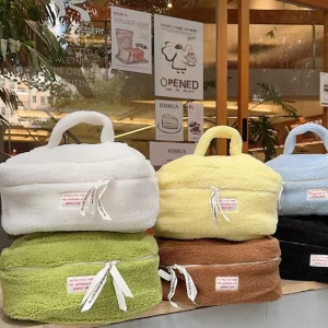 High Quality Cosmetic Bag Large Capacity Cosmetic Bag for Women Plush Makeup Bag With Handle