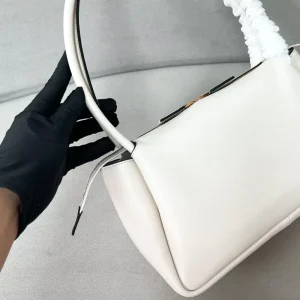 High-Quality Real Leather Ladies Clutch Elegant Designer Handbag with Durable Zipper Perfect for Spring Summer Outfits