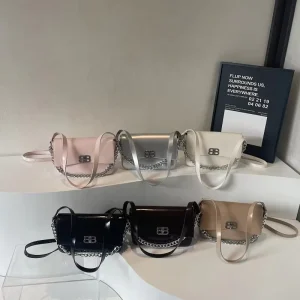 Korean Version Niche High Aesthetic Retro Small Square Shoulder Bag Women’s Crossbody Bag Chain Handbags Zipper Closure