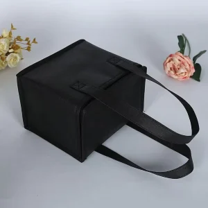 Large Capacity Reusable Environmental Non-Woven Handled Lunch Insulation Bag Zipper Closure Chinese Factory Pattern Letter