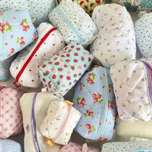 Large Travel Quilted Makeup Bag for Women Floral Cotton Cosmetic Bag Coquette Aesthetic Floral Toiletry Organizer Bag