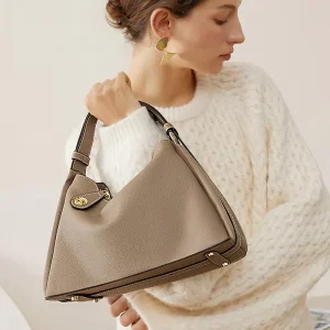 Luxury-grade Genuine Leather Women’s Crossbody Shoulder Underarm Handbag New European Retro Style Zipper Closure Polyester