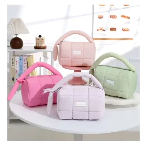New Custom Quilted Cosmetic Bag for Women With Polyester Lining Waterproof Toiletry Wash Pouch Puffy Nylon Makeup Bag