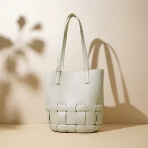 New Niche Woven Cowhide Tote Bag Fashionable Hollow Out Handbag Large Capacity Casual Crossbody Underarm Bag Magnetic Closure
