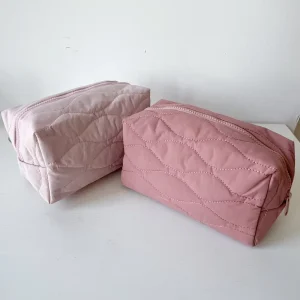 OEM Puffy Makeup Bag Pink Travel Cosmetic Bag Logo Custom Toiletry Bag Travel Quilt Makeup Pouch Custom Cosmetic Organizer
