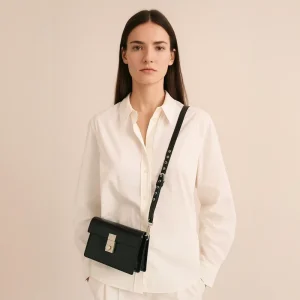 Oil Wax Leather Medium Square Women’s Crossbody Bag Textured Chain ZIP Closure Street Trend Daily Matching