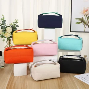 Personalized Travel Toiletry Bag Large Capacity Handheld Makeup Bag Non-Embroidered Canvas Zipper Closure Cosmetic Bags
