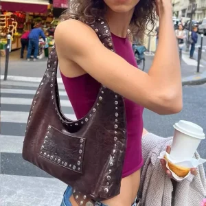 Rivet Leather Handbag for Women Carry Studded Shoulder Bag Purse Trendy Design Street Wear Retro Handbag