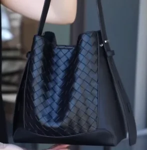 Style Leather Woven Shoulder Bag Adjustable Shoulder Strap Crossbody Bucket Bag