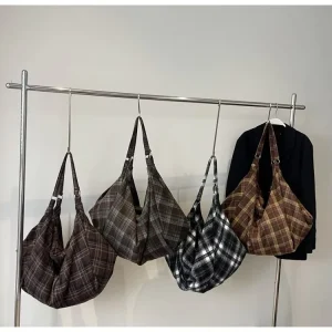 This Year Single Shoulder Crossbody Bags Are Fashion . They Versatile High Quality Woolen Underarm Handbags and Trendy