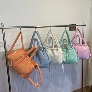 Tote Bags Young Lady Fashion Backpack Handbags Ladies Factory Designer Purses for Woman