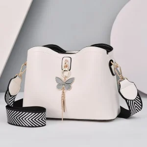 Unique Design Sac Tendance Women’s Luxury Crossbody Bag Designer Straps Bow Pendant Women’s Handbag