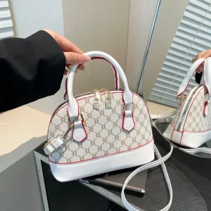 Vintage French Niche Shell Handbag Women New Fashion Hong Kong Style High-End PU Polyester Zipper Crossbody Bag
