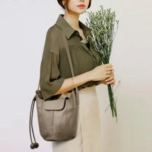 Vintage Genuine Leather Bucket Bag for Women Rounded Cowhide Drawstring Handbag Elegant Crossbody Shoulder Bag for Work