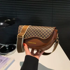 Vintage Texture Single Shoulder Bag for Women Versatile Crossbody Saddle Small Size Underarm