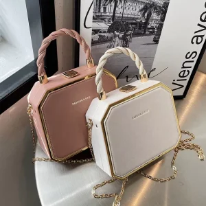 Woman Small Handbags Trendy Lightweight Ladies Popular Bags Cross Chain Shoulder Bags Ladies Design Purses for Women