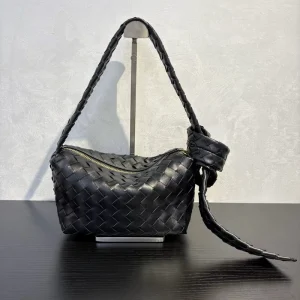 Women’s Cowhide Leather Handbag Luxury Genuine Leather Medium Square Camera Bag Top Grain Leather Bags for Women