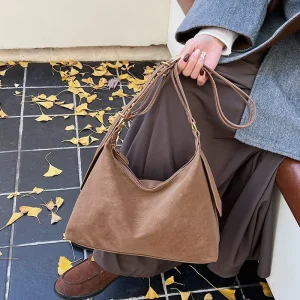 Women’s Retro High Quality Faux Suede PU Material Underarm Shoulder Bag Zipper Closure Single Strap Polyester